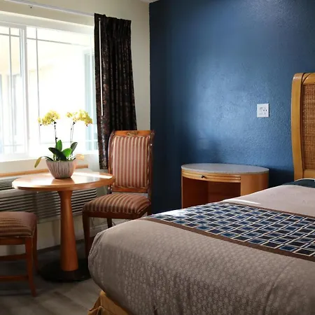 Valli Hi Motel